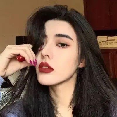 住楼上的女人